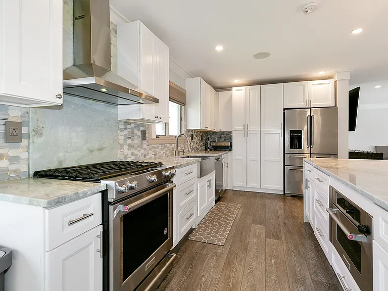 22 Olive St — Photo 9