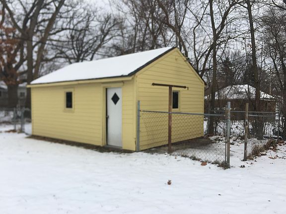 2nd image of 1225 Miner St
