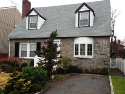56 Yorktown St, Rockville Centre, NY, 11570