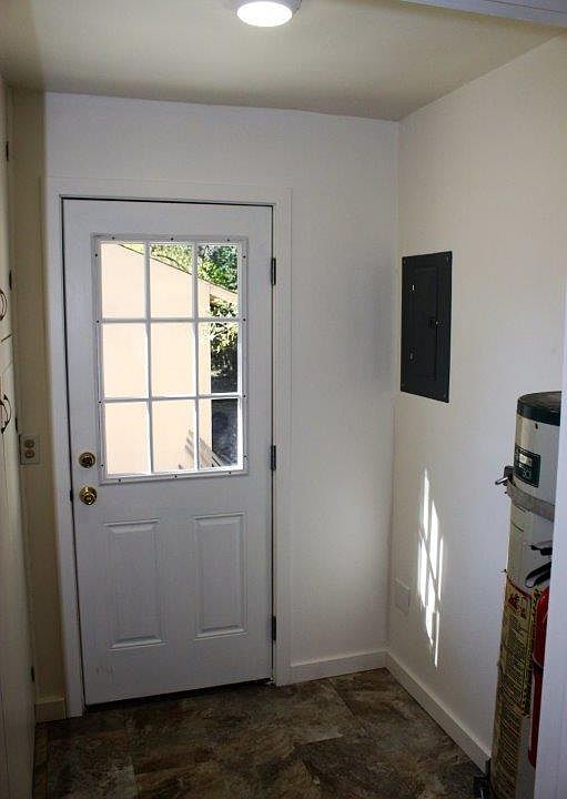507 N Ventura Street Laundry Area 1 (2)_01242019