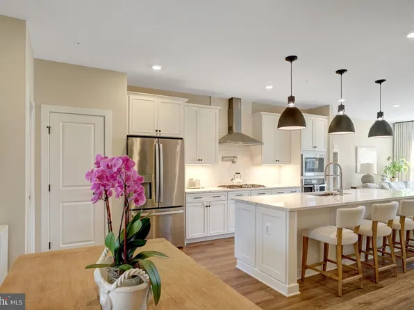 5369 8th Rd S, Arlington, VA 22204