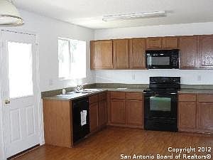 5th image of 7958 Oakwood Pnes