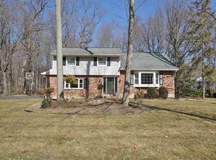 7 Guilder Pl, Ballston Lake, NY 12019