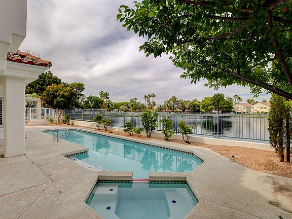 4th image of 2992 Sun Lake Dr