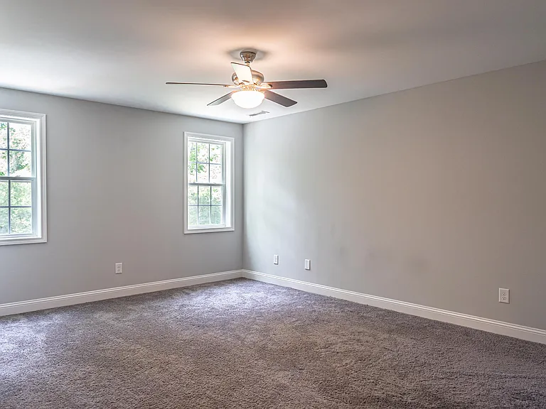 1040 W Indiana Ave — Photo 10