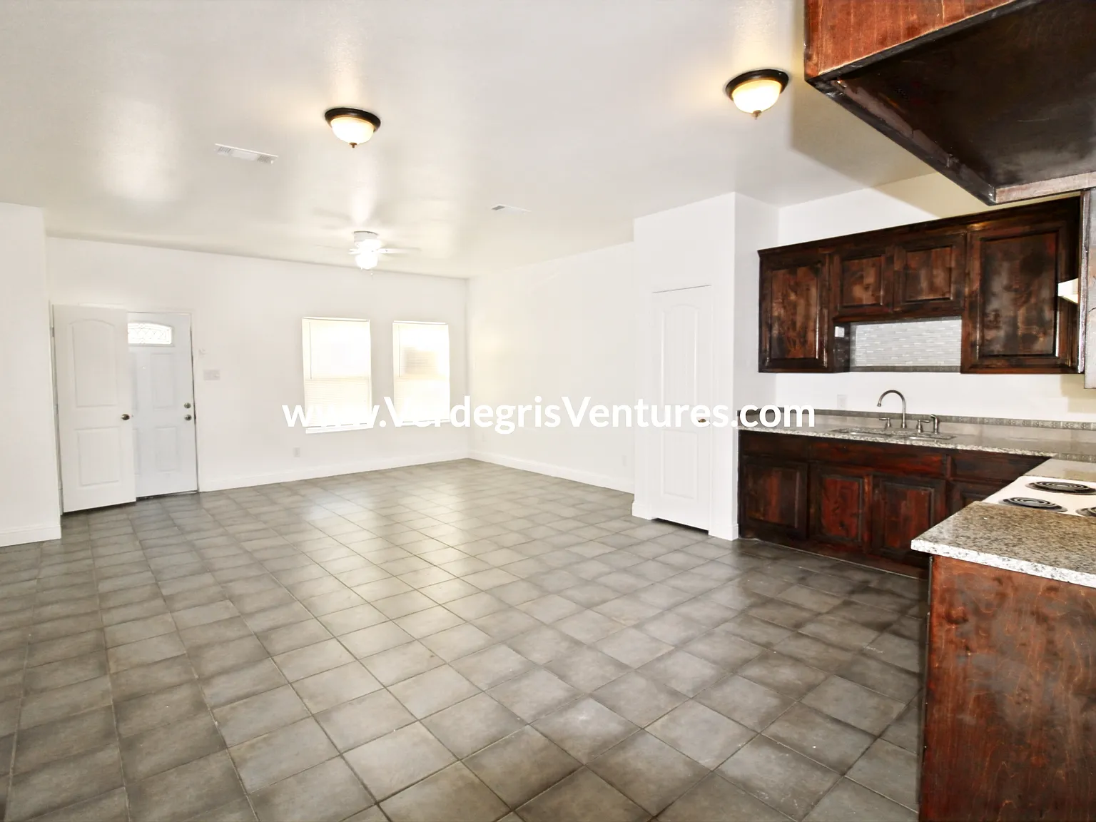 3 bed, 1400 sqft, $1,650 — Photo 3