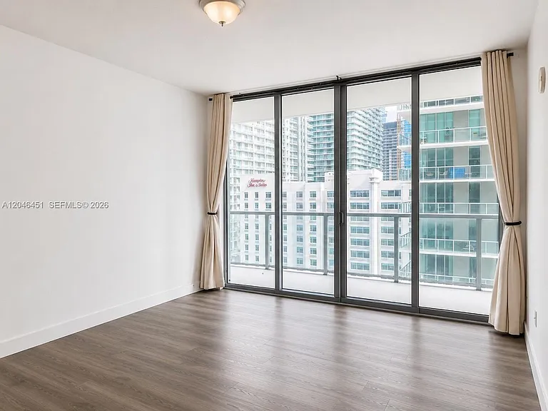 1111 SW 1st Ave #1716 — Photo 2