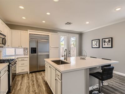 10210 Wood Work Ln, Las Vegas, NV, 89135