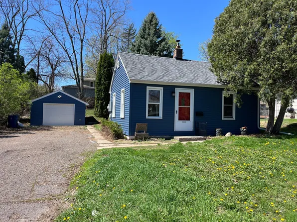 1309 Hillsboro Ave N, Golden Valley, MN 55427