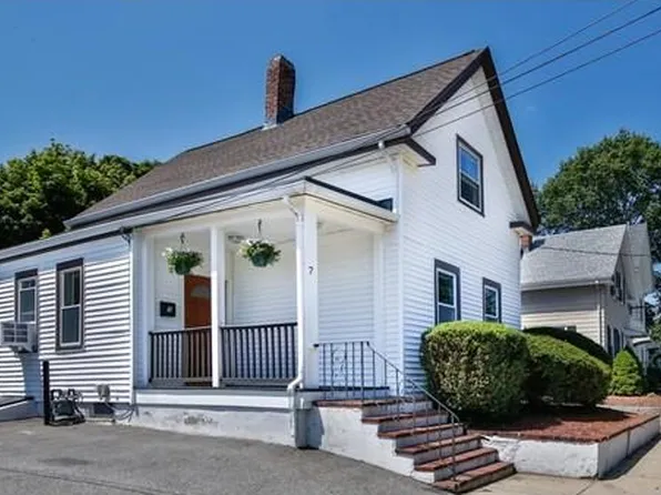 7 Pine St, Stoneham, MA 02180
