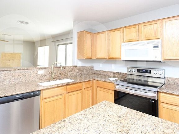 3rd image of 4624 N 113th Dr