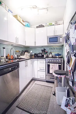 Rented by City Connections Realty | media 7