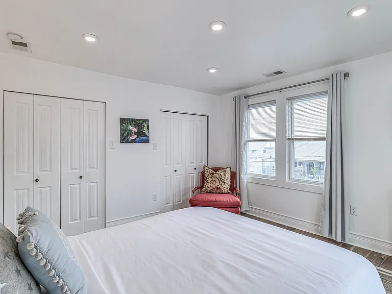 14 N Vassar Sq — Photo 24