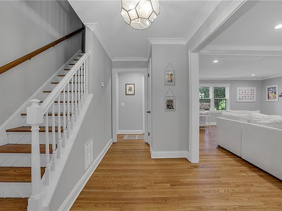 5th image of 3873 Chamblee Dunwoody Rd