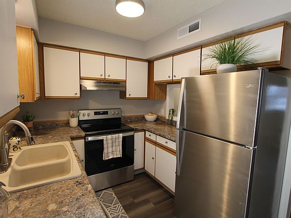 2nd image of 1401 Lakewood Dr #C-2