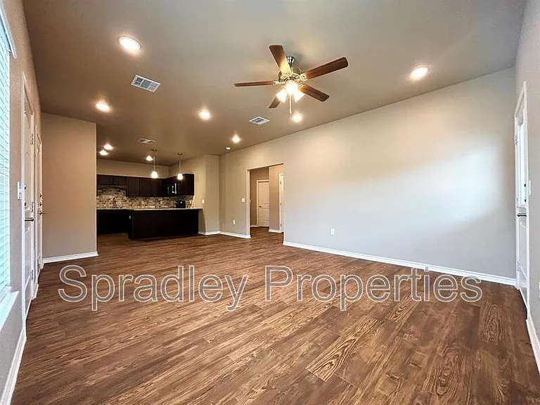 1033B Hibiscus Dr — Photo 2