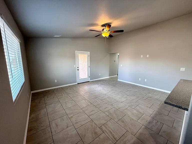 732 Vista Grande Dr — Photo 5