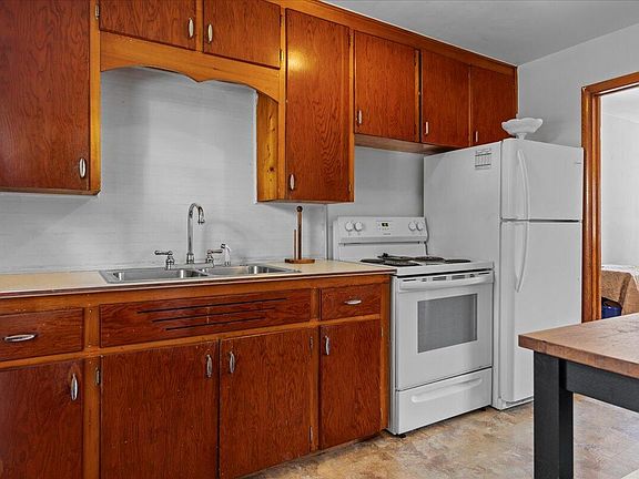 3rd image of 533 Maus Ave