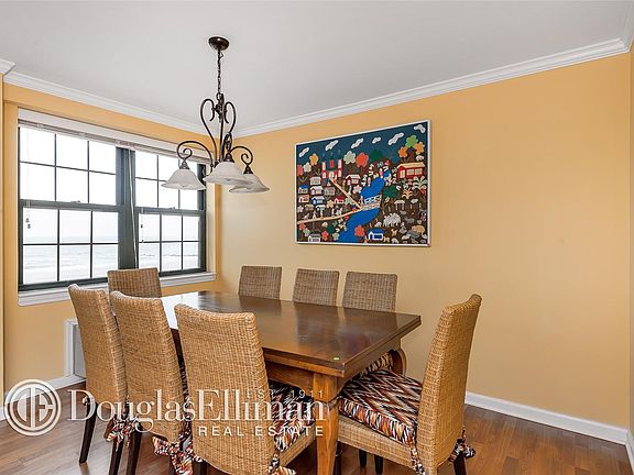5th image of 26 W Broadway APT 305