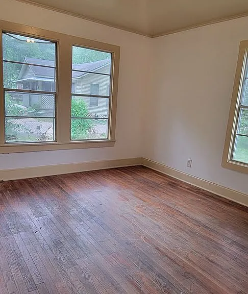 4129 Lamar Ave — Photo 10