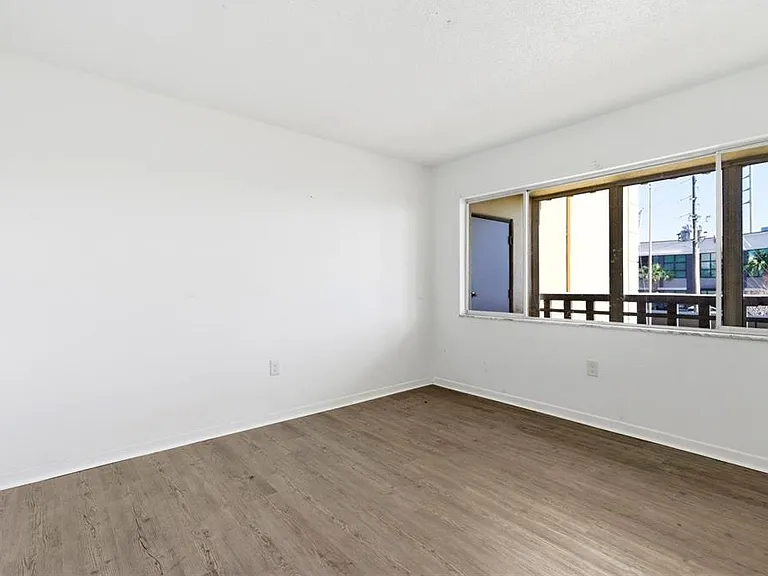8950 Park Blvd #201 — Photo 32