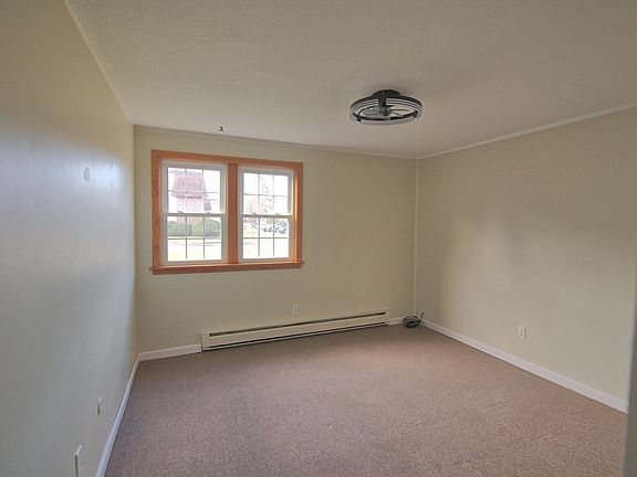 5th image of 180 Main St APT B29