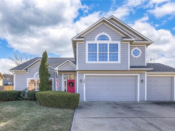 385 W Sunset St, Gardner, KS 66030