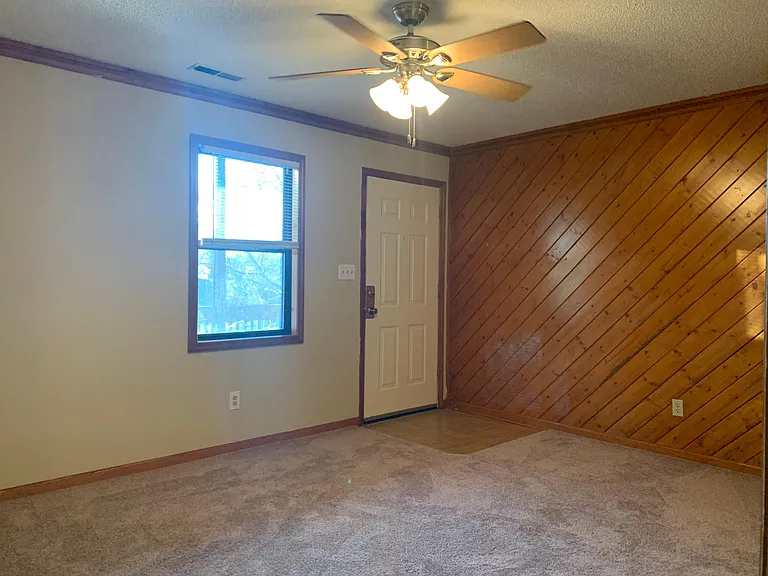 154 Barnard Ave — Photo 13