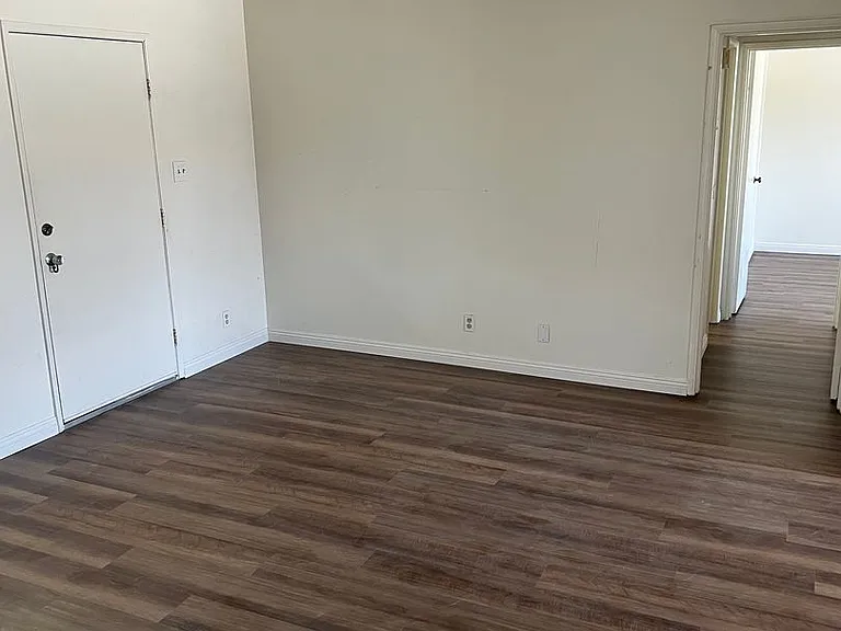 Carousel Apartments: Modern Living in the Heart of the Arcadia — Photo 2
