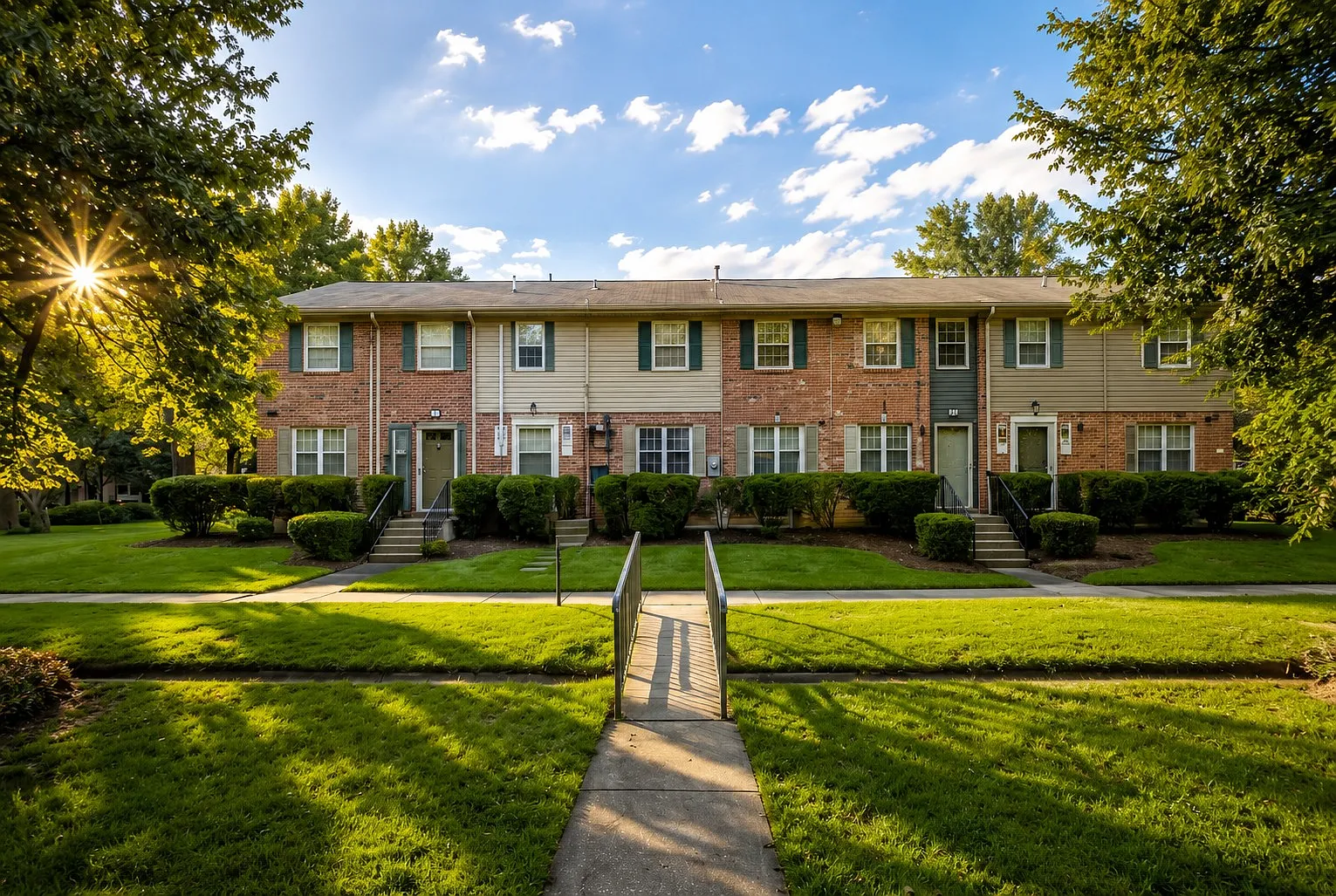 3 bed, 2.5 bath, 1320 sqft, $1,895 — Photo 1