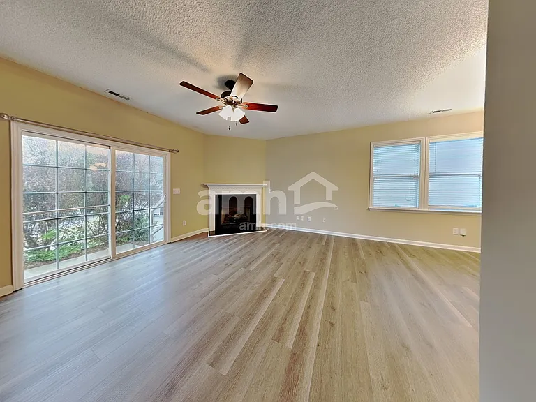 1020 Dual Parks Rd — Photo 6