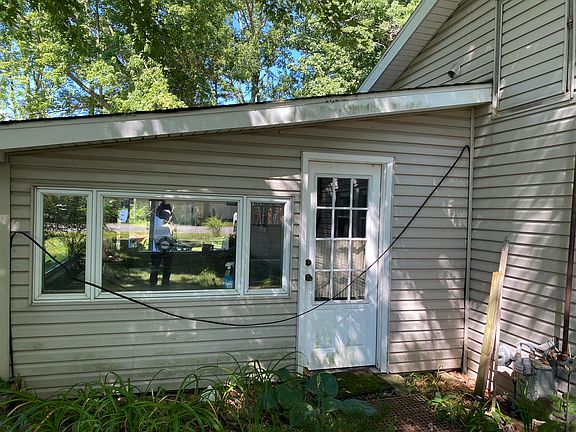 5th image of 226 Dons Dr