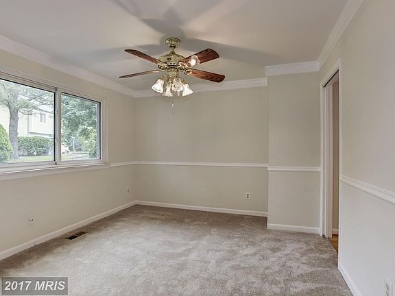 5th image of 13 Walnutwood Ct