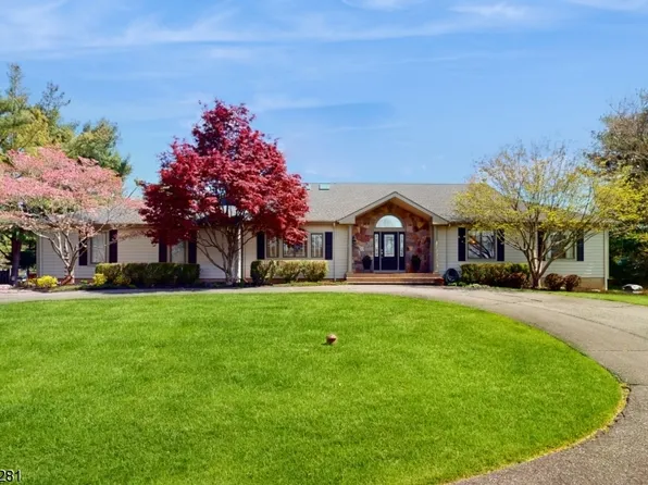 22 Uptom Pine Rd, Clinton Twp., NJ 08833