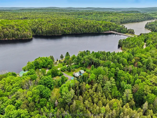 515 Graphite Bay Rd, Greater Madawaska, ON K0J 1H0