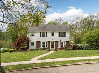 2402 N Circle Dr, Saint Joseph, MO 64505