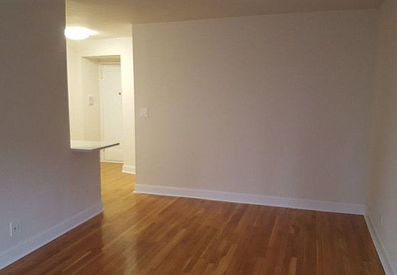 2nd image of 141-30 Pershing Cres #1R
