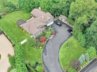 527 Wolf Hill Rd, Dix Hills, NY 11746