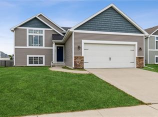 3312 Hawthorn Dr SW, Bondurant, IA 50035