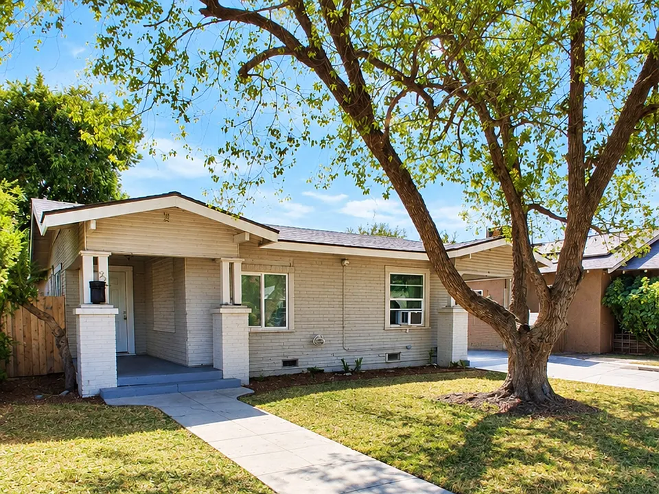 956-958 N Farris Ave