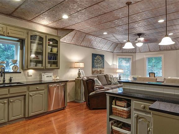 5th image of 1600 Minnie Ln