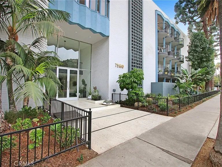 7560 Hollywood Blvd — Photo 1