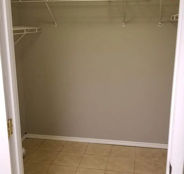 2568 Robin Cir — Photo 17