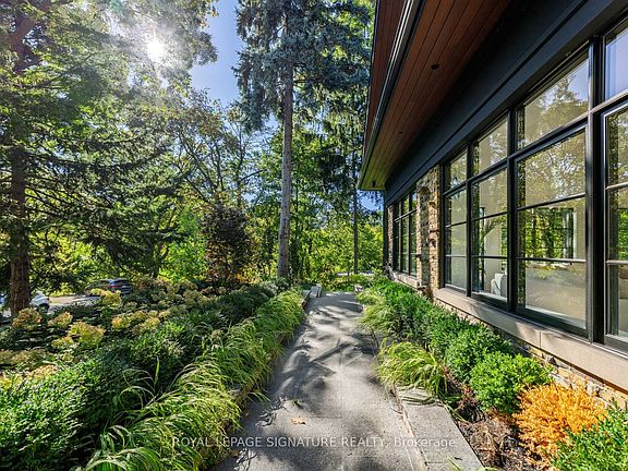 4th image of 8 Crown Park Rd