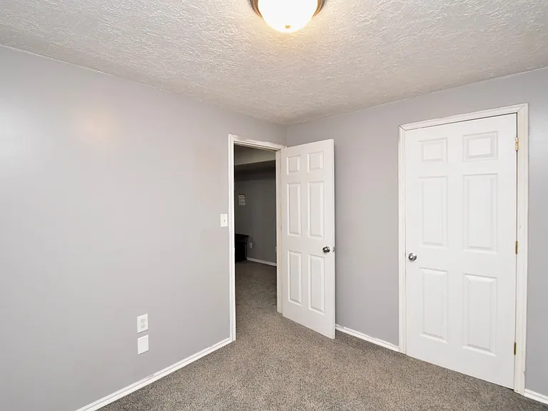 1555 Wynview Ln — Photo 24