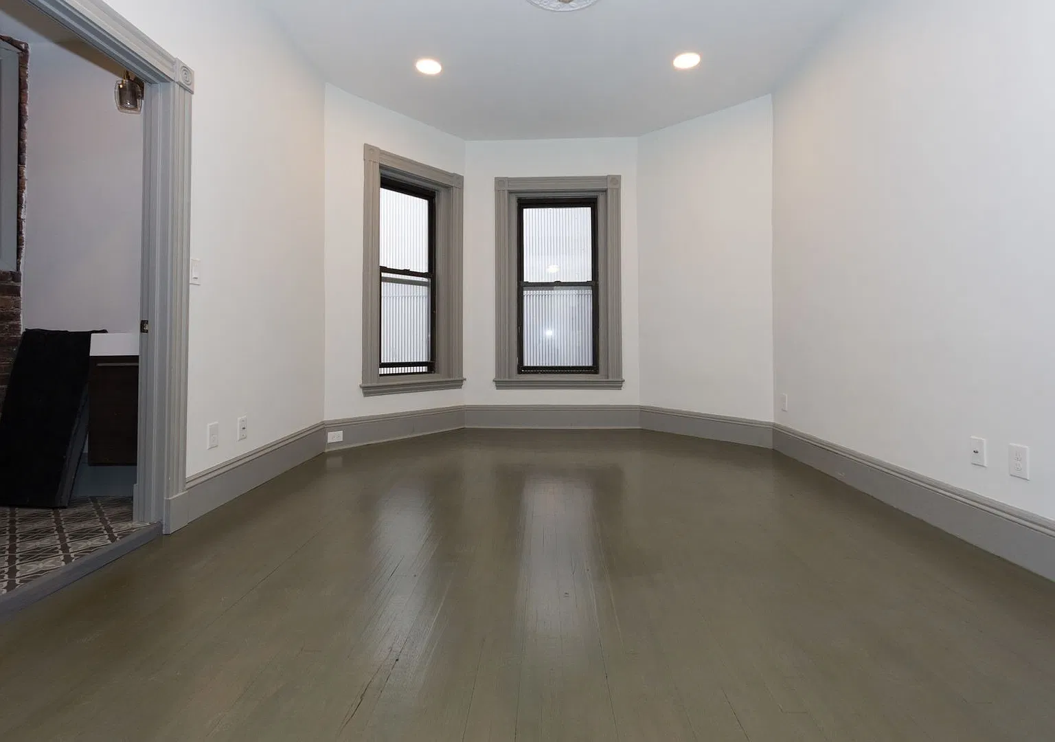 9/1/2027 Back Bay 2 bed/1.5 bath next to Berklee on Belvidere St for September 1st! Renovated, He... — Photo 3