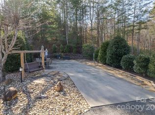 153 Cornell Cir, Lake Lure, NC 28746