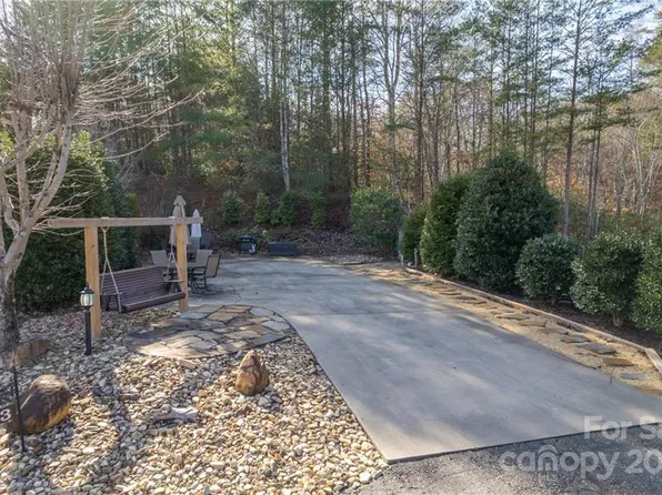 153 Cornell Cir, Lake Lure, NC 28746