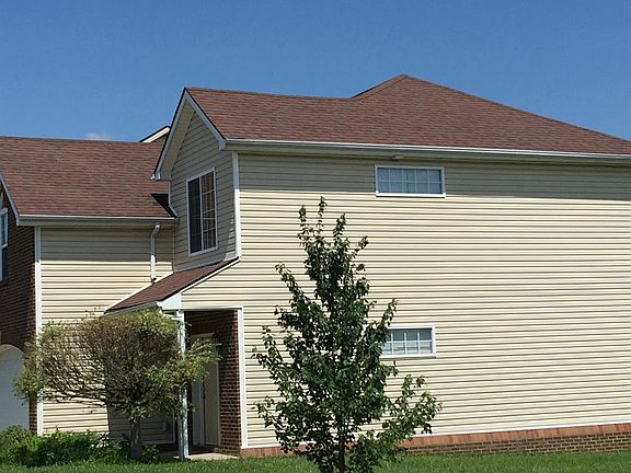 3rd image of 2725 Red Clover Dr