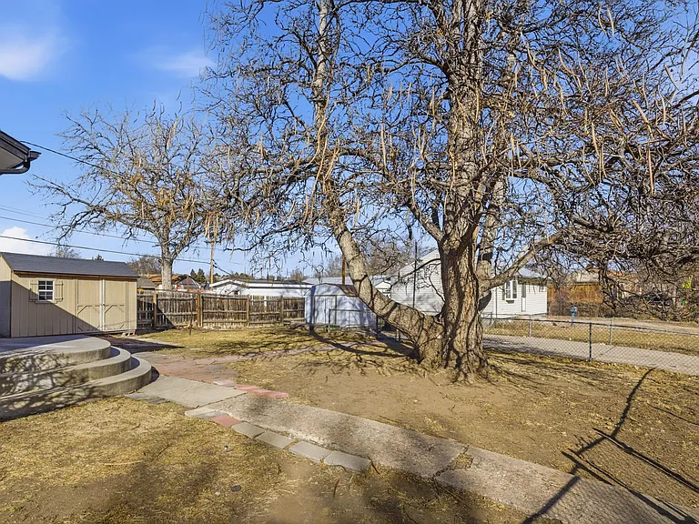 4805 W Custer Pl — Photo 2